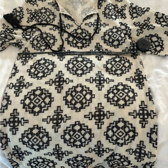 Tolani Medium Shift Dress - Picture 7 of 7